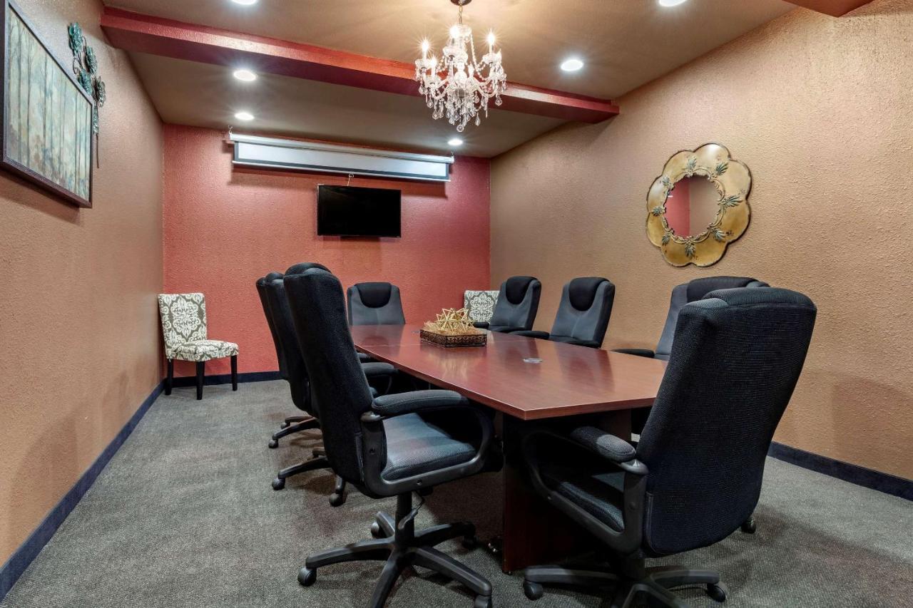 Comfort Inn & Suites Paris Bagian luar foto