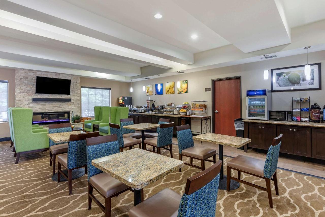 Comfort Inn & Suites Paris Bagian luar foto